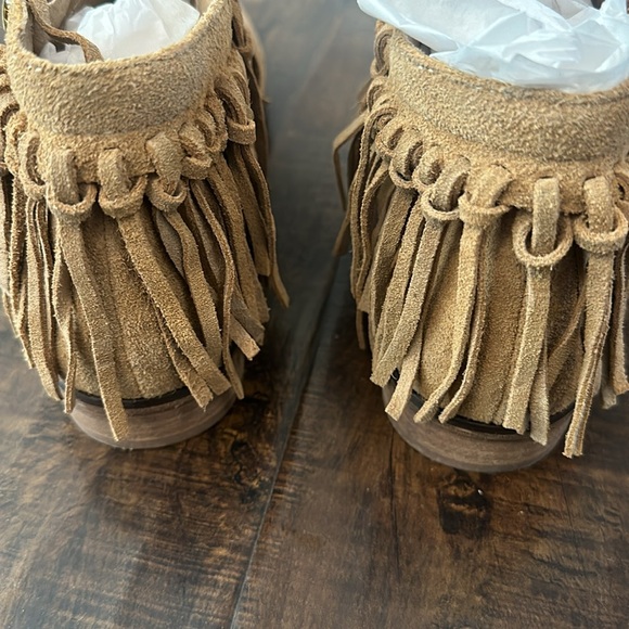 Super Cute Aldo Suede Fringe Booties Size 6.5 - Picture 6 of 6